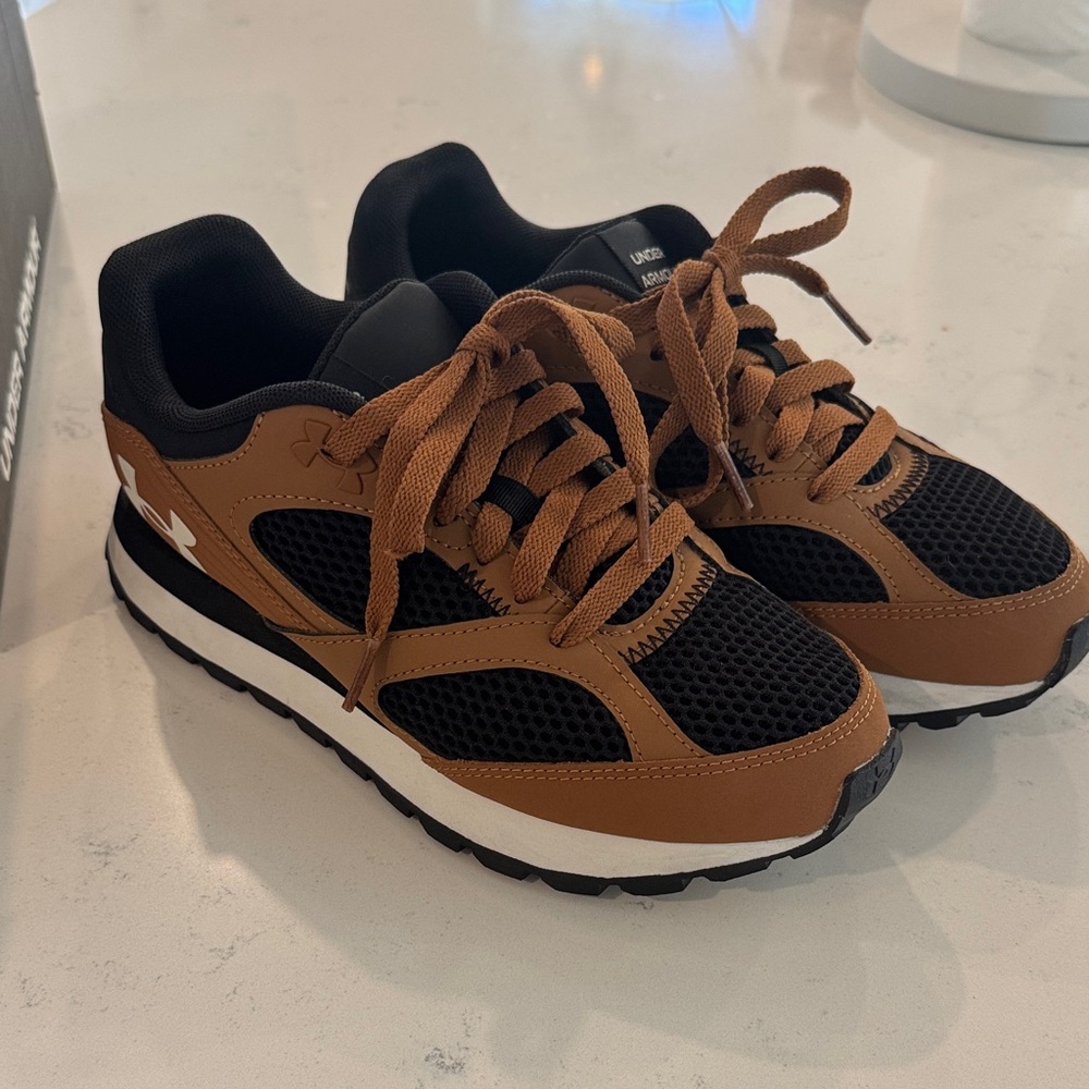 Under Armour Black and Tan Sneakers